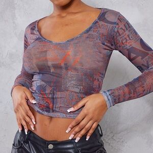 PrettyLittleThing GREY NEWSPAPER PRINT MESH SCOOP NECK CROP TOP